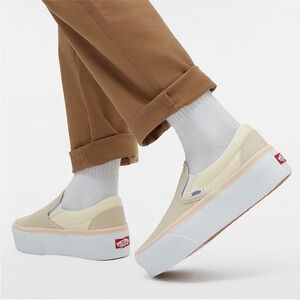 BRAND NEW Vans Classic Slip-On Stackform Shoes Platform Tan Women's 8.5 mens 7